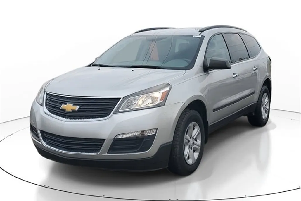 2017 Chevrolet Traverse LS photo 1