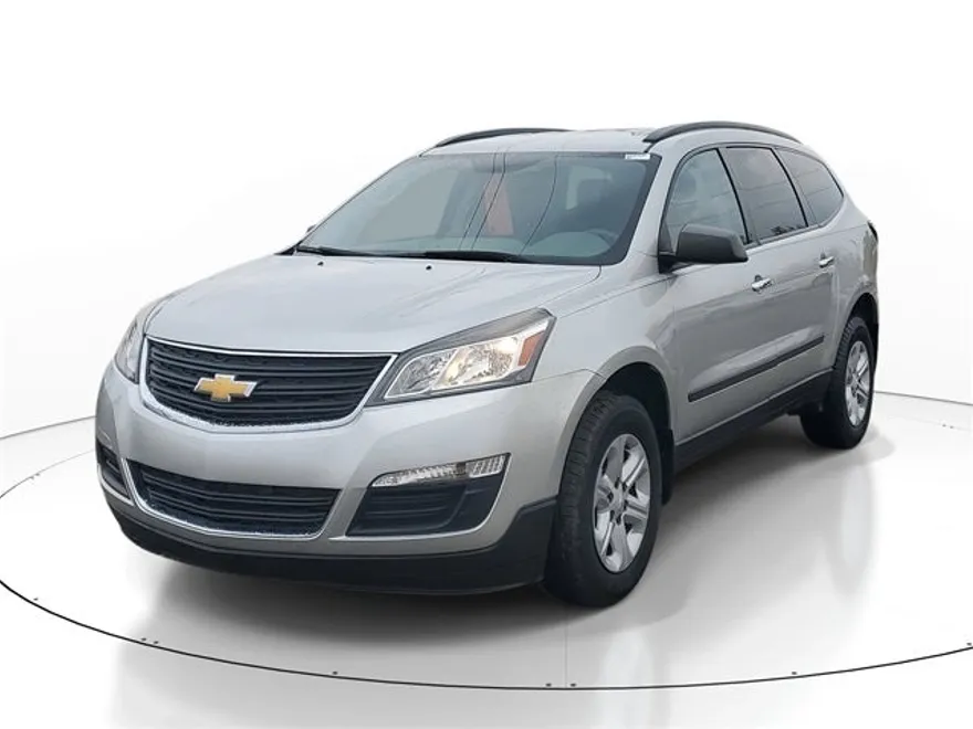 2017 Chevrolet Traverse LS photo 1
