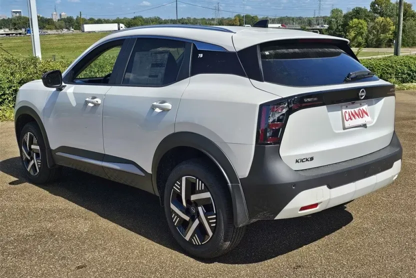 2026 Nissan Kicks SV photo 1