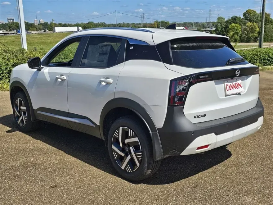 2026 Nissan Kicks SV photo 1