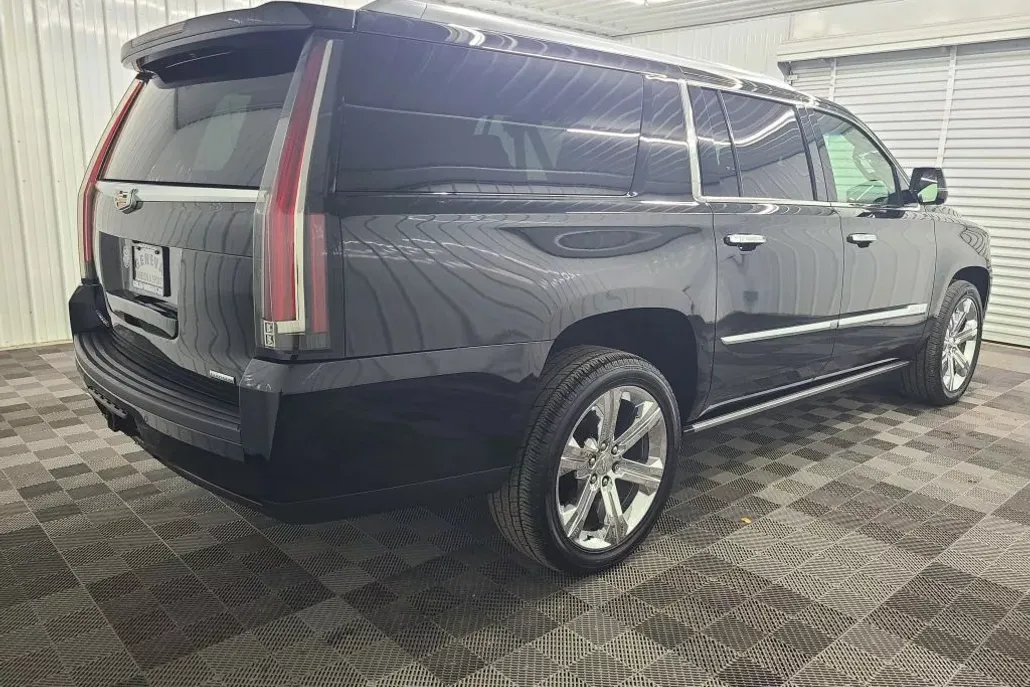 2016 Cadillac Escalade ESV Platinum Sport photo 1