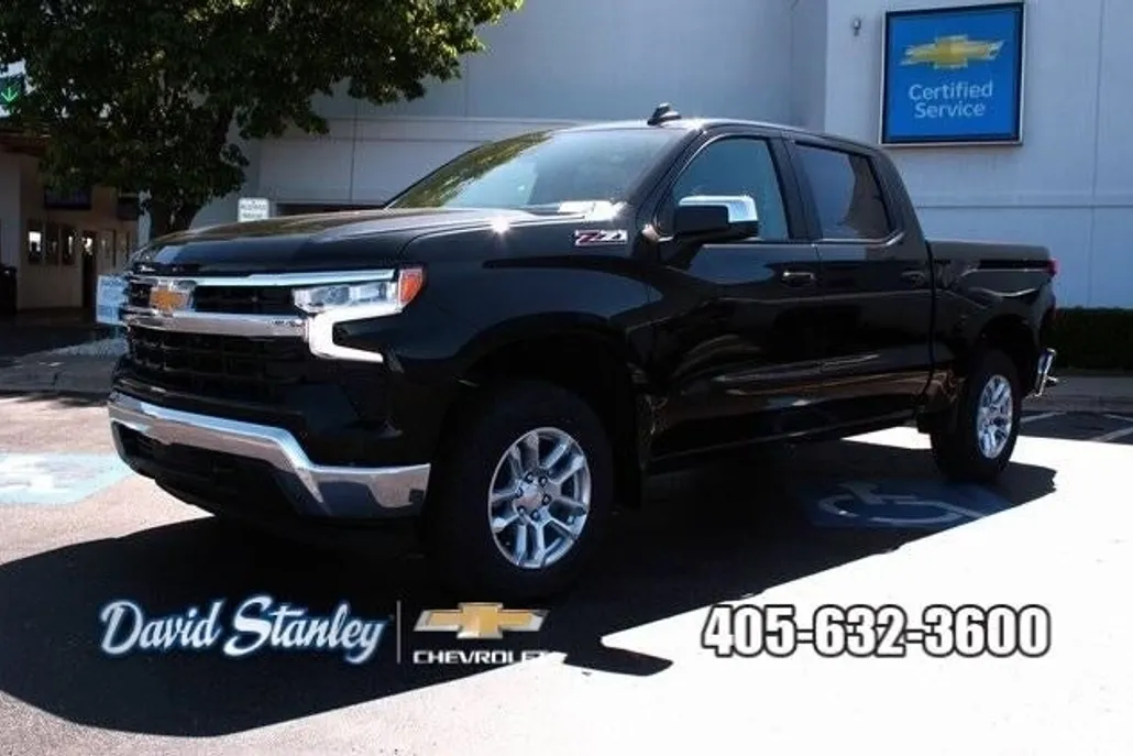 2025 Chevrolet Silverado 1500 LT photo 1