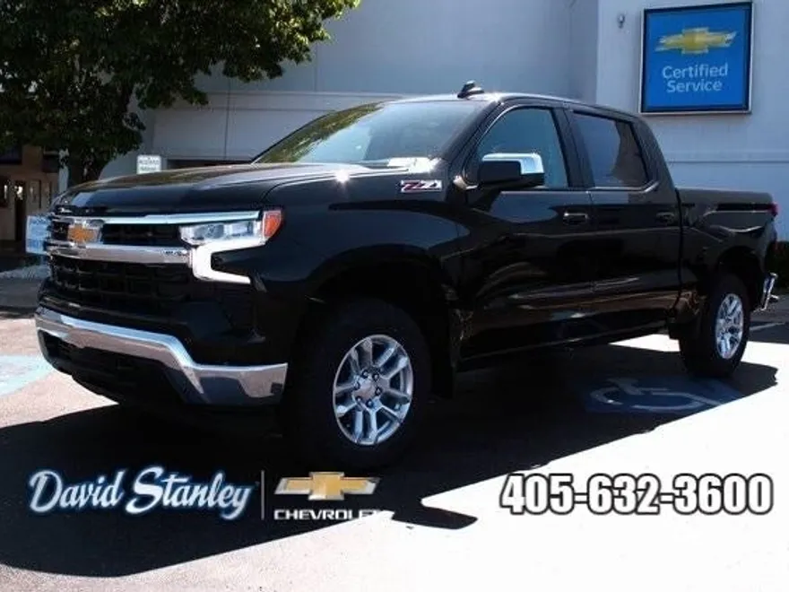 2025 Chevrolet Silverado 1500 LT photo 1