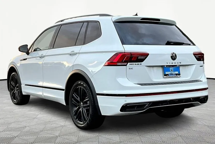 2022 Volkswagen Tiguan SE R-Line Black photo 1