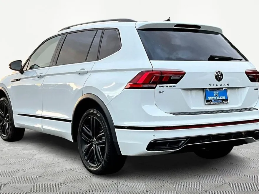 2022 Volkswagen Tiguan SE R-Line Black photo 1