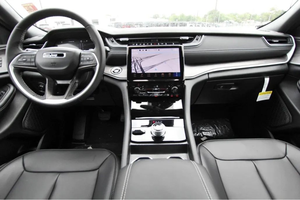2024 Jeep Grand Cherokee Limited photo 1