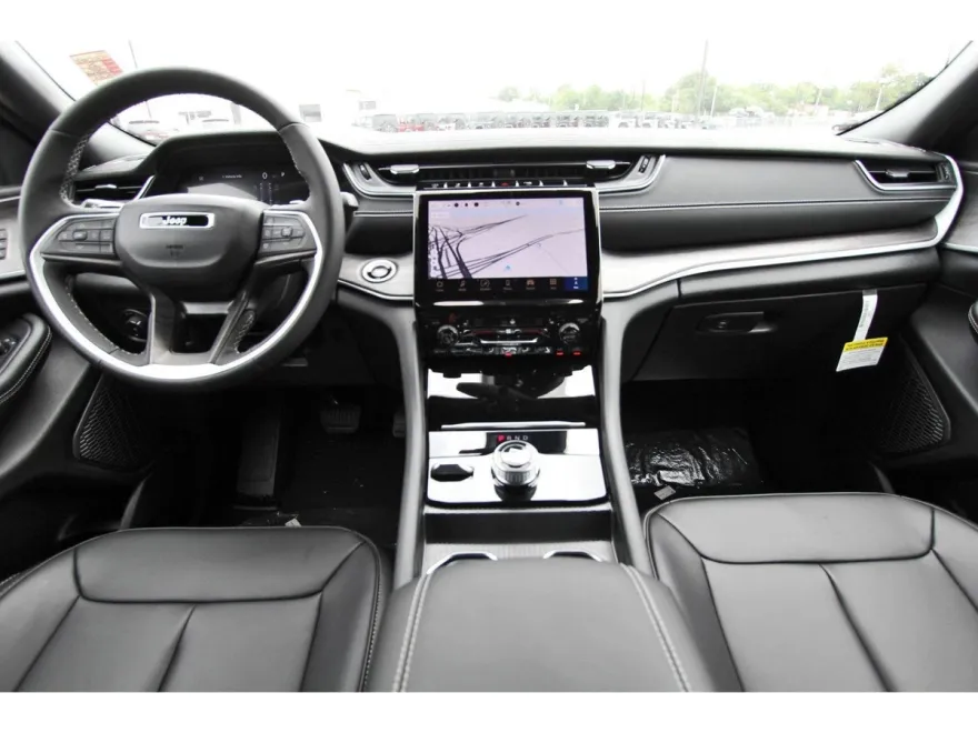 2024 Jeep Grand Cherokee Limited photo 1