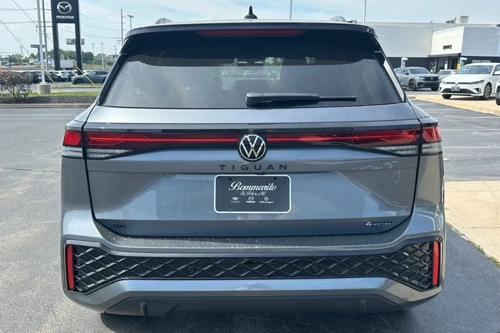 2025 Volkswagen Tiguan SE R-Line Black photo 1