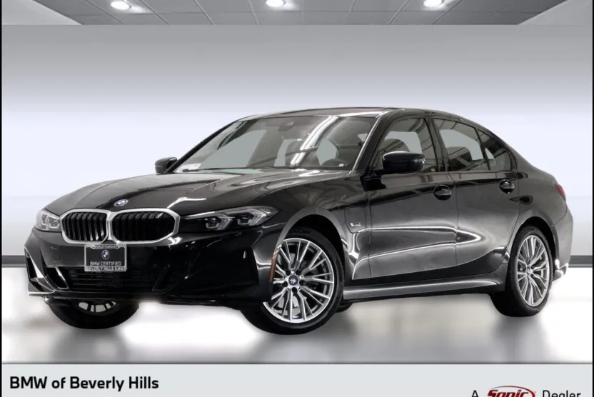 2023 Bmw 330e Sedan photo 1