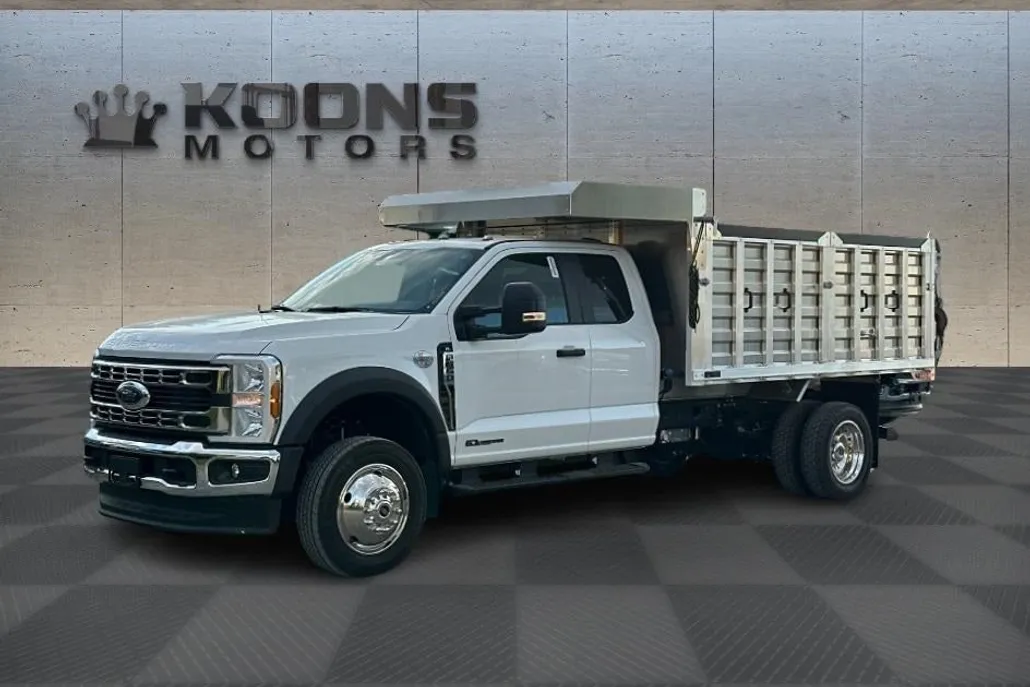 2025 Ford F-550 photo 1