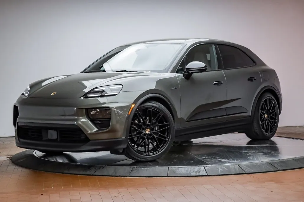 2025 Porsche Macan Electric 4 photo 1