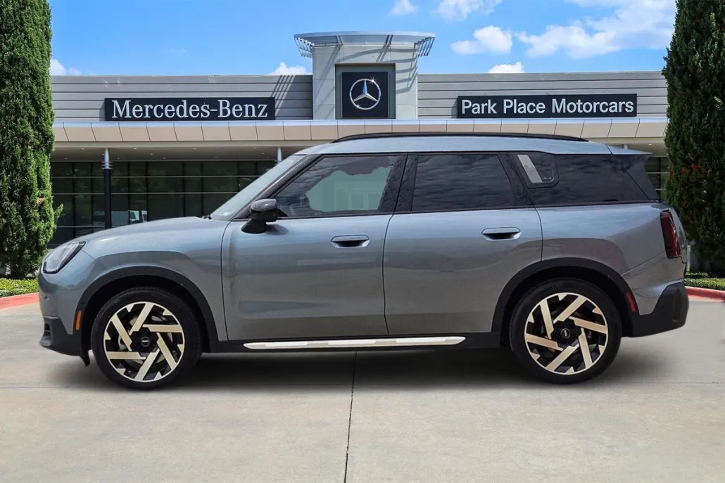 2025 Mini Countryman SE ALL4 photo 1
