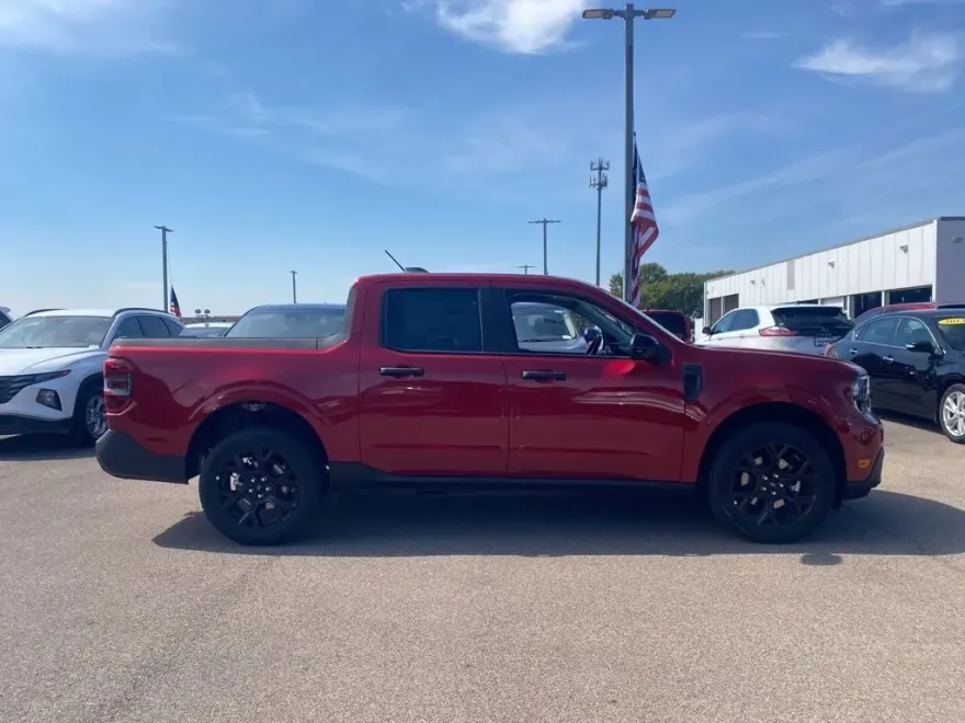 2025 Ford Maverick XLT photo 1