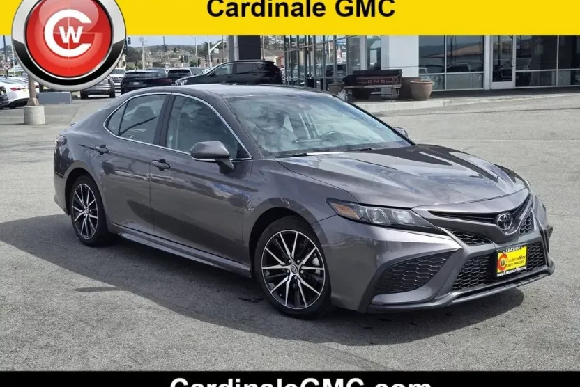 2024 Toyota Camry SE photo 1