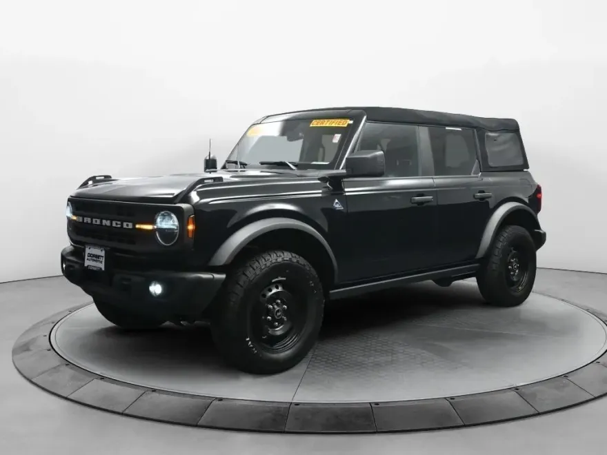 2023 Ford Bronco Black Diamond photo 1