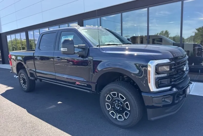2025 Ford F-350 Platinum photo 1