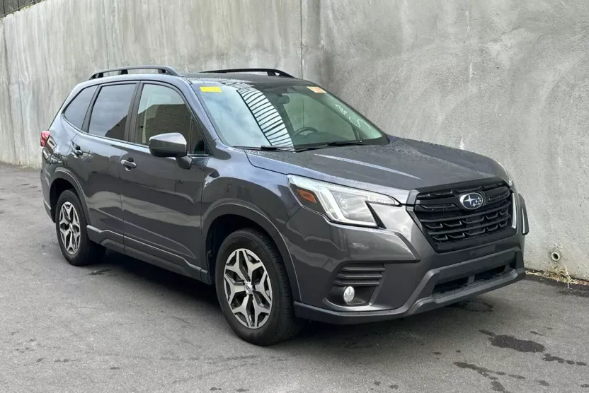 2022 Subaru Forester Premium photo 1