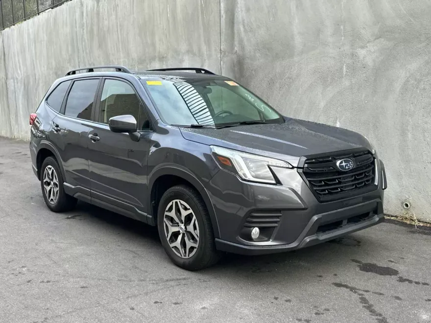 2022 Subaru Forester Premium photo 1