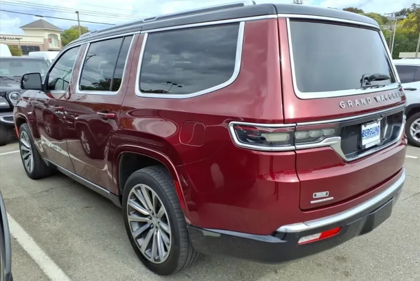 2022 Jeep Grand Wagoneer II photo 1