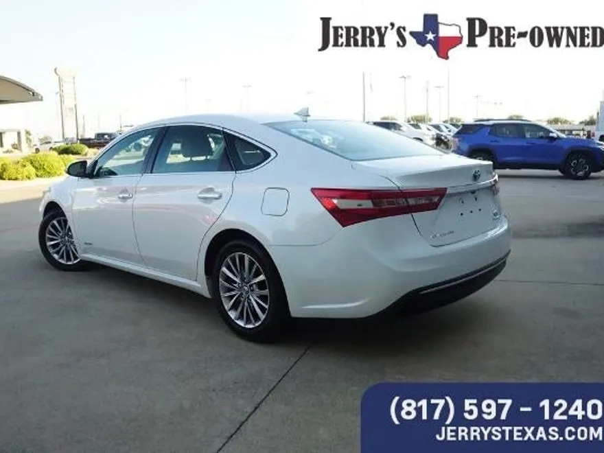 2016 Toyota Avalon Hybrid XLE Premium photo 1
