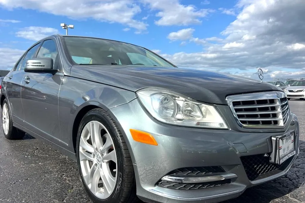 2012 Mercedes Benz C 4MATIC photo 1