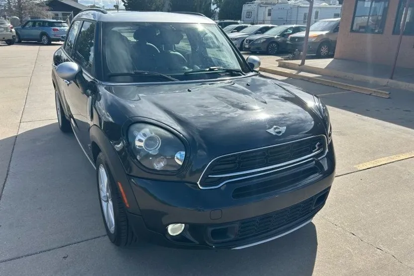 2016 Mini Countryman S ALL4 photo 1