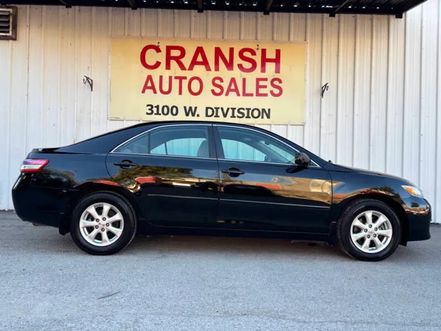 2011 Toyota Camry LE photo 1