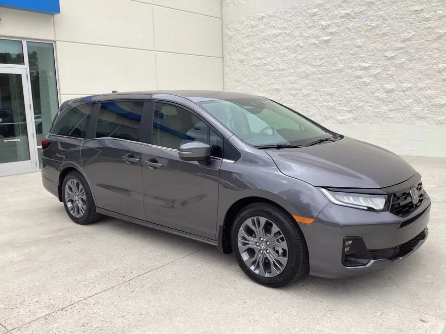2026 Honda Odyssey Touring photo 1
