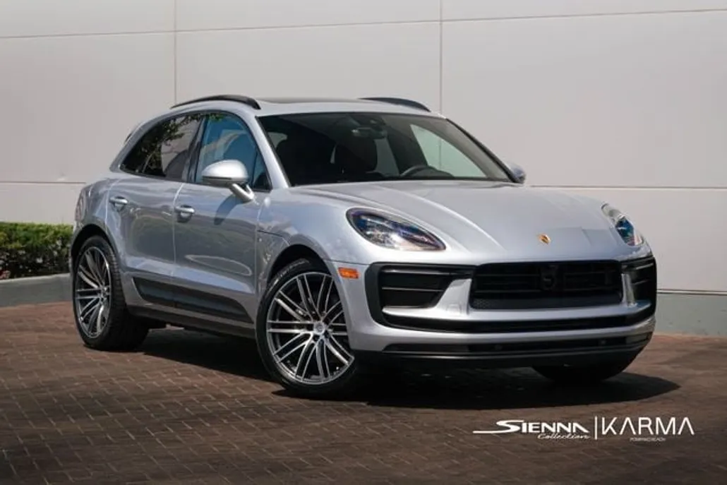 2024 Porsche Macan T photo 1