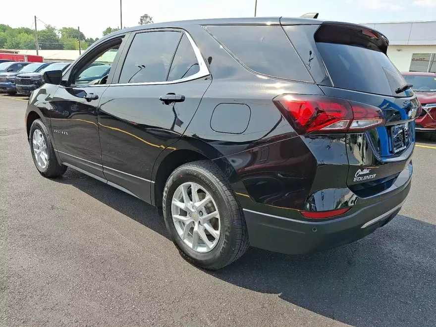 2022 Chevrolet Equinox LT photo 1