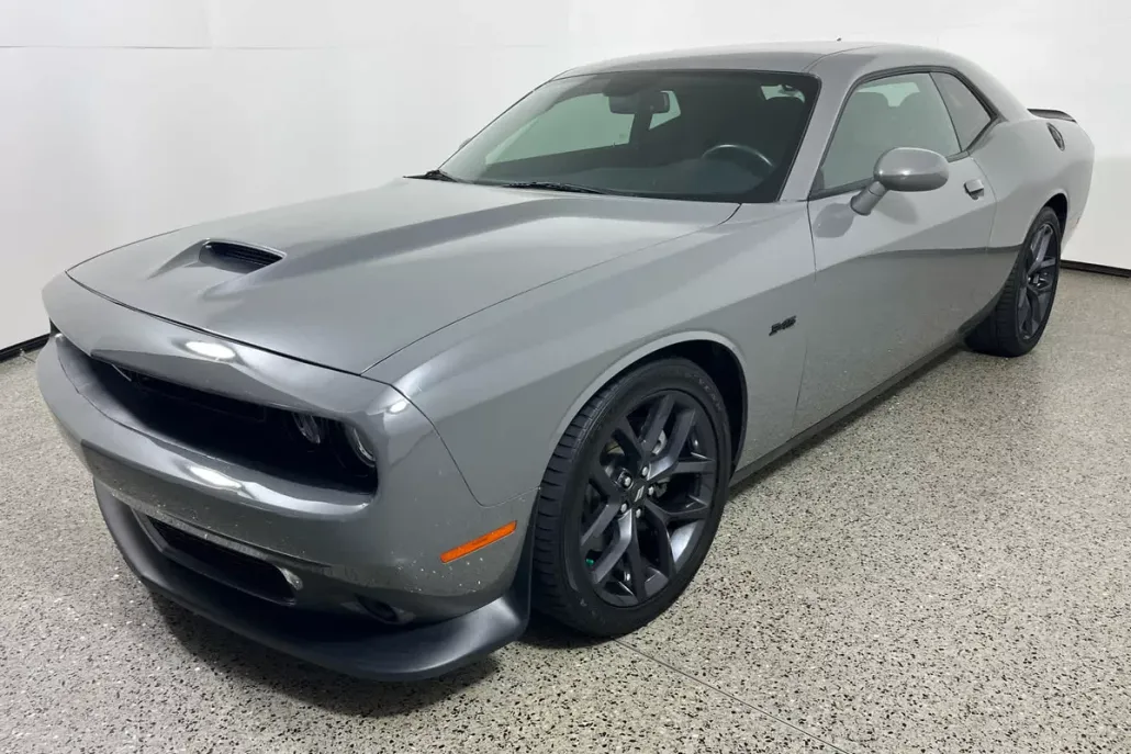 2023 Dodge Challenger R/T photo 1