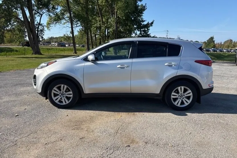 2017 Kia Sportage LX photo 1