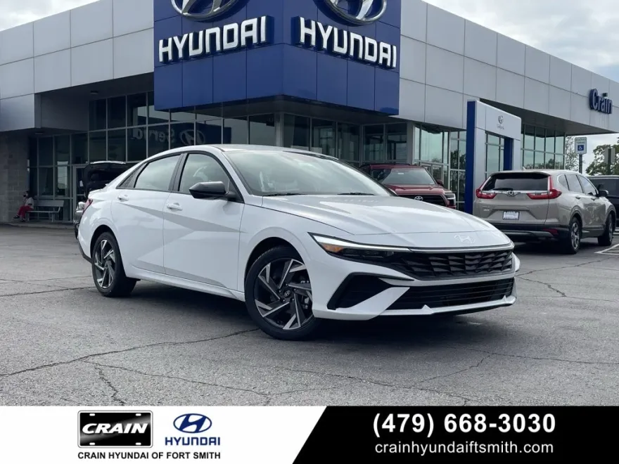 2025 Hyundai Elantra SEL Sport photo 1
