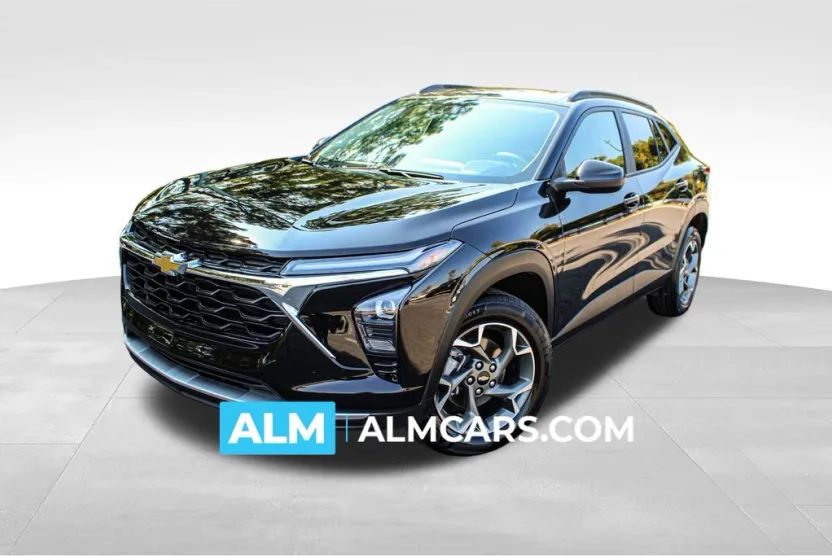 2024 Chevrolet Trax LT photo 1