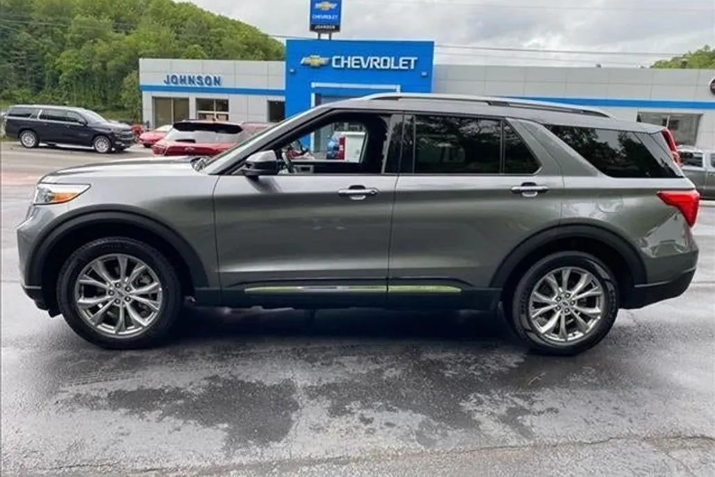 2023 Ford Explorer Limited photo 1