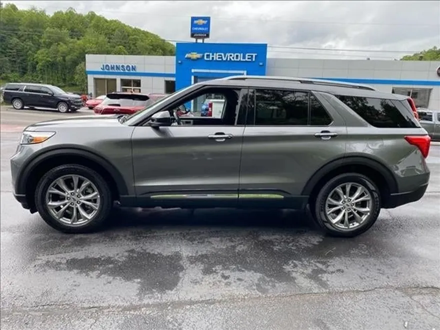 2023 Ford Explorer Limited photo 1
