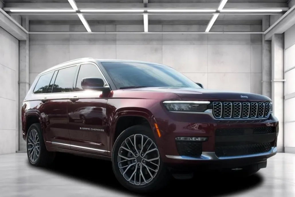 2025 Jeep Grand Cherokee L Summit photo 1