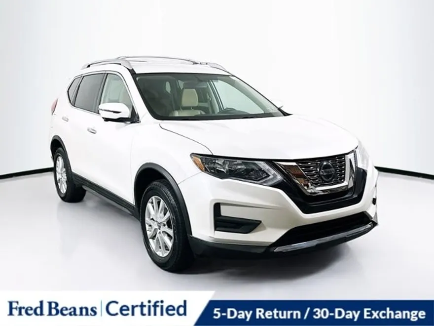 2018 Nissan Rogue SV photo 1