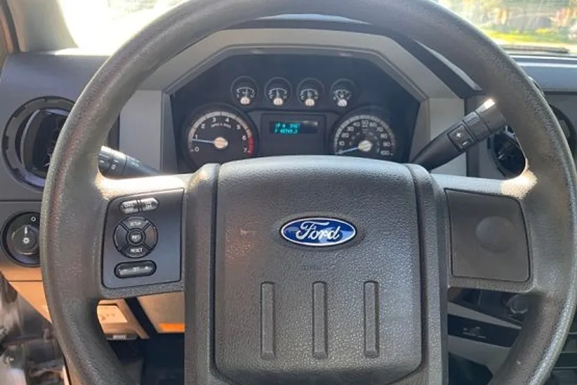 2013 Ford F-250 XL photo 1