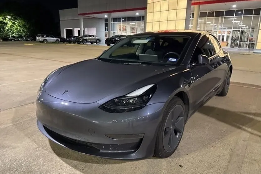2023 Tesla Model 3 photo 1