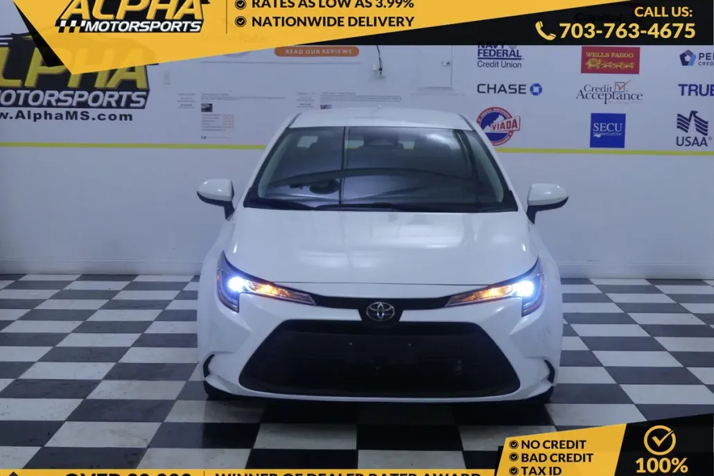 2023 Toyota Corolla LE photo 1