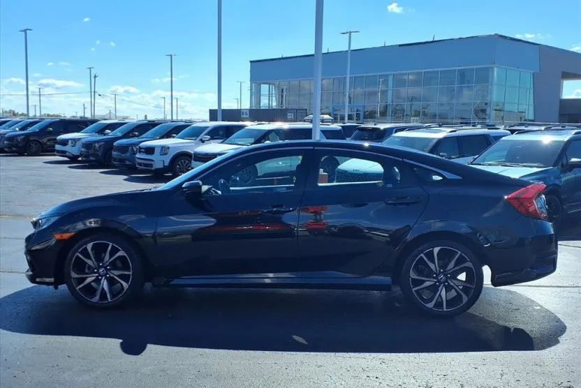 2019 Honda Civic Sport photo 1