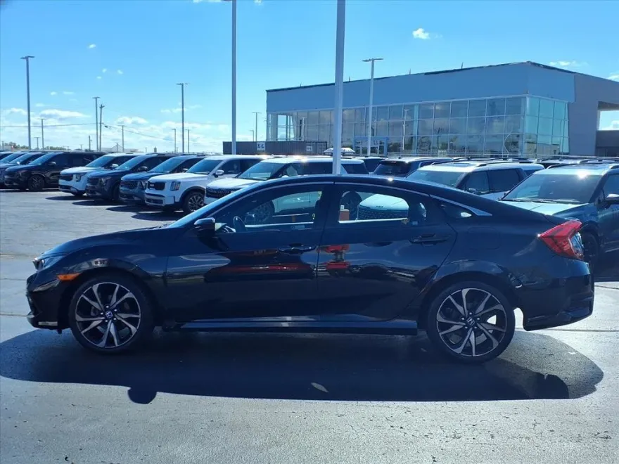2019 Honda Civic Sport photo 1