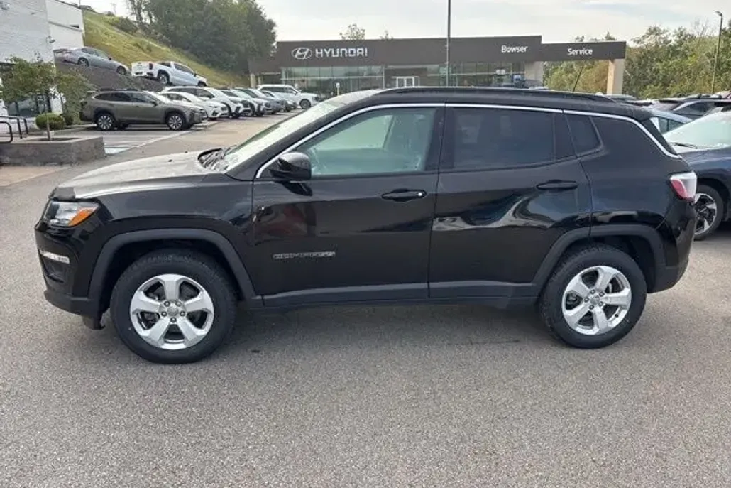 2019 Jeep Compass Latitude photo 1