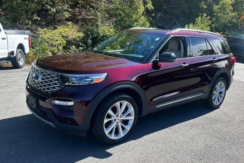 2022 Ford Explorer Platinum photo 1