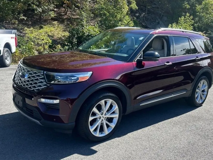 2022 Ford Explorer Platinum photo 1