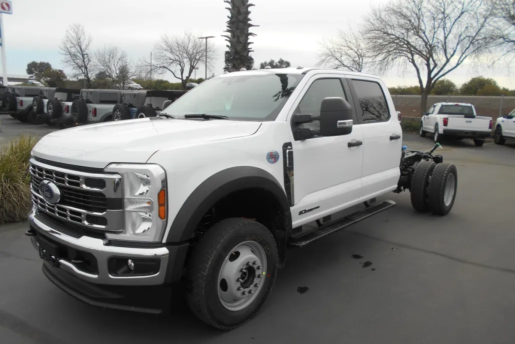 2025 Ford F-550 XL photo 1