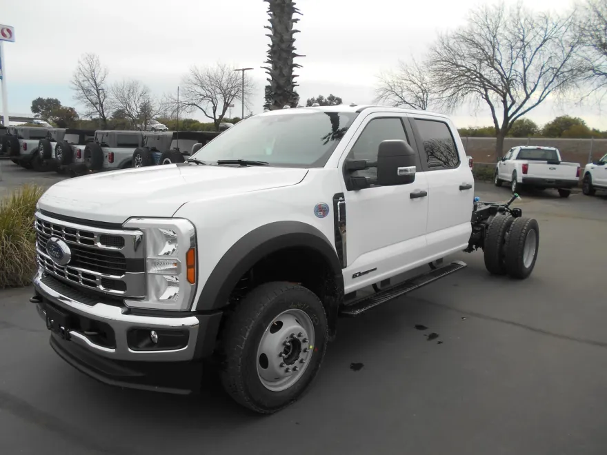 2025 Ford F-550 XL photo 1