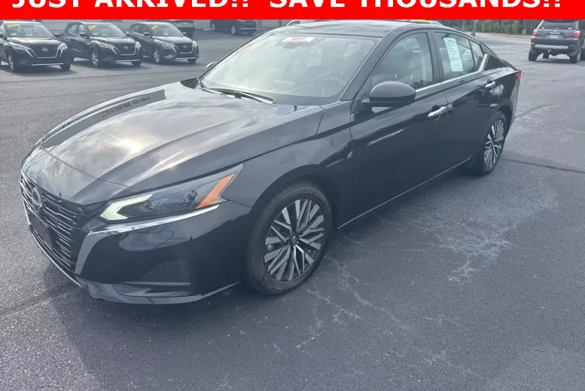 2024 Nissan Altima 2.5 SV photo 1