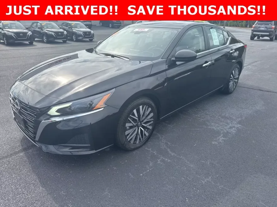 2024 Nissan Altima 2.5 SV photo 1